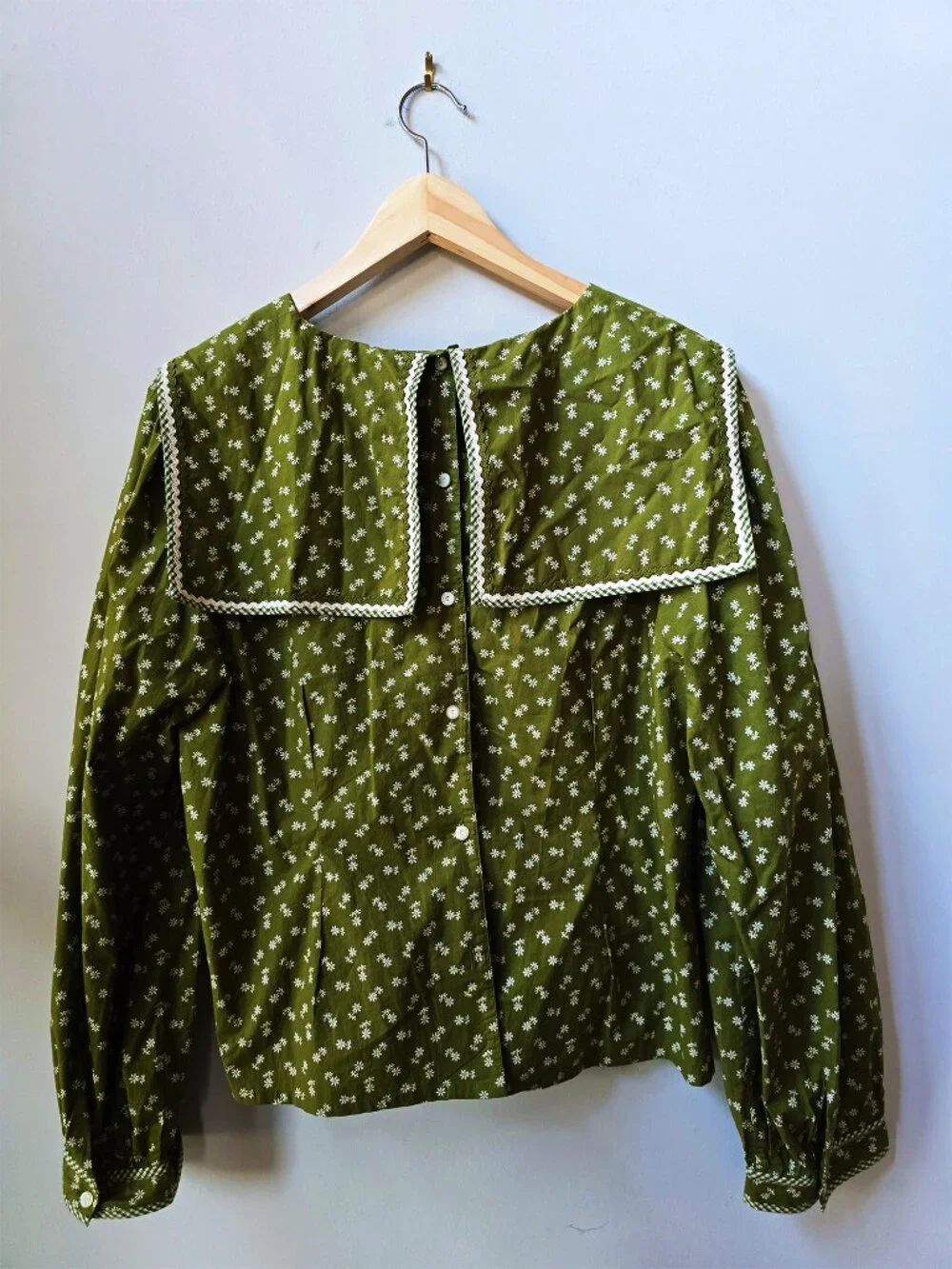 Doen Renoir Blouse Top in Chartreuse Green Cypress Calico Print in a Size XL - Picture 7 of 8